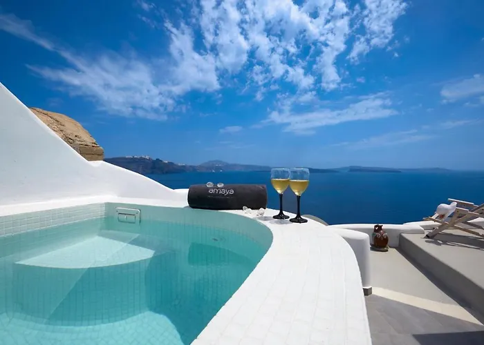 Elegant Santorini House 2 Bedroom Caldera View Hot-tub Willa