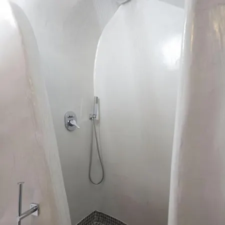 Elegant Santorini House 2 Bedroom Villa Caldera View-Outdoor Hot Tub Oia