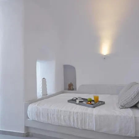 Celestia Oia Santorini Caldera Views Cave Hot Tub Sleeps 5 Tholos (Santorini)